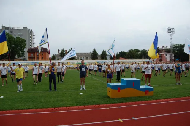 У Хмельницькому відбувся масовий забіг, присвячений Міжнародному Олімпійському дню — фото 3
