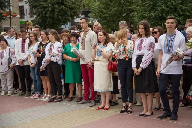 Хмельницькі випускники отримали золоті та срібні медалі — фото 4