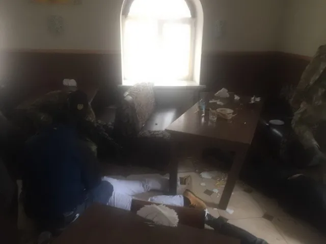 На Хмельниччині судитимуть рекетирів, які вимагали у людей гроші за «борги» — фото 5