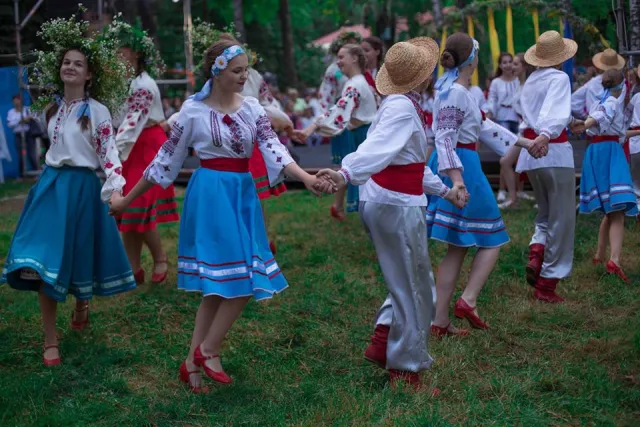 «Купальська ніч – чарівна ніч...»: у парку ім. М. Чекмана святкували Івана Купала — фото 12