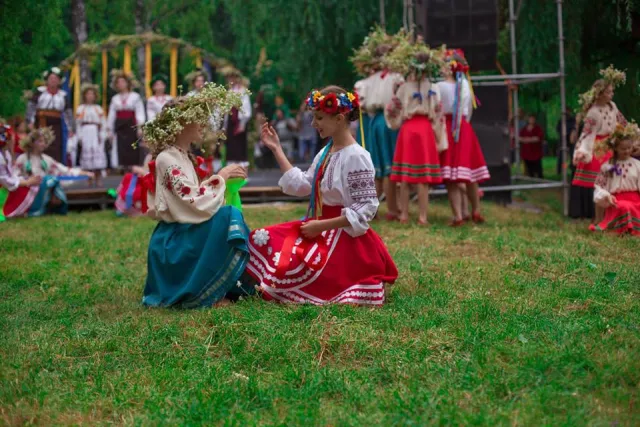 «Купальська ніч – чарівна ніч...»: у парку ім. М. Чекмана святкували Івана Купала — фото 5
