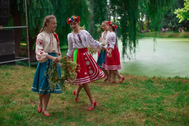 «Купальська ніч – чарівна ніч...»: у парку ім. М. Чекмана святкували Івана Купала — фото 6