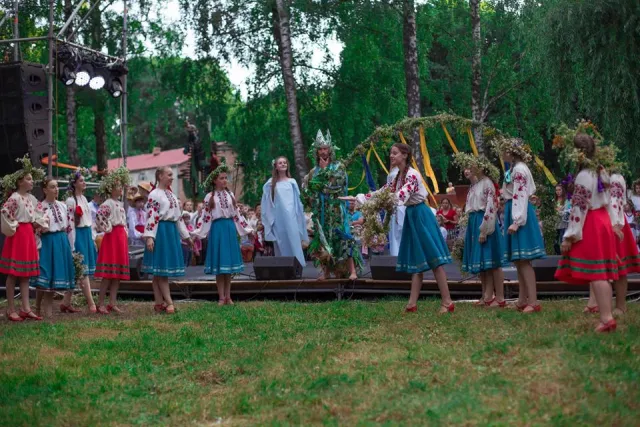 «Купальська ніч – чарівна ніч...»: у парку ім. М. Чекмана святкували Івана Купала — фото 8
