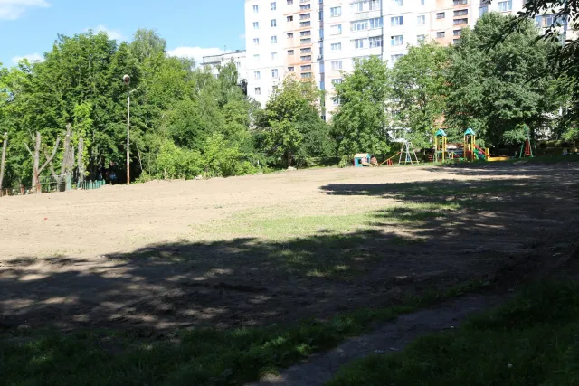 У Хмельницькому облаштовують нові міні-футбольні майданчики — фото 3