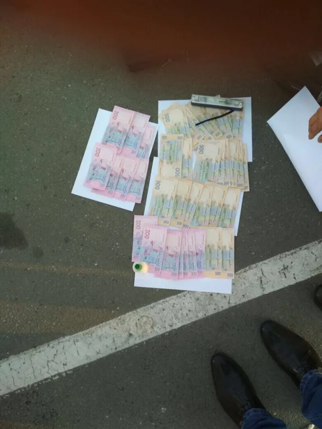 На Хмельниччині судитимуть начальника відділення виправної колонії, який вимагав 15 тисяч гривень хабара — фото 1