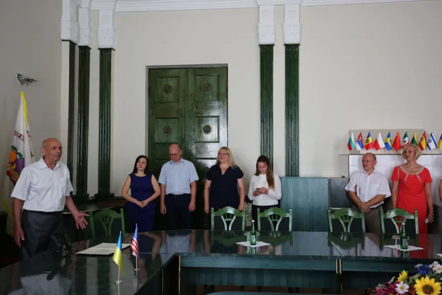 Парклет, арт-містечко та мурал: у Хмельницькому відзначили 30 річницю партнерства з американським містом Модесто — фото 2