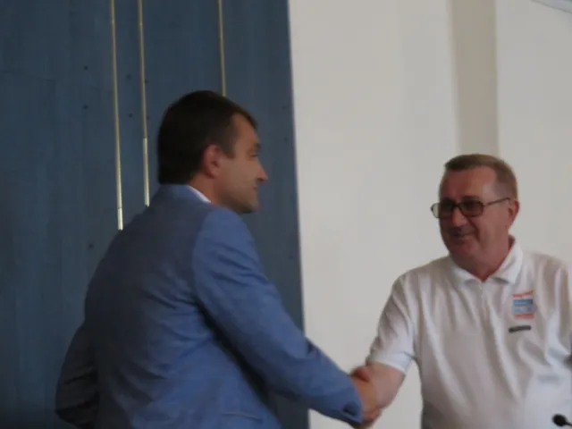 Для учасників фестивалю «Сяйво дитинства» провели екскурсію у міській раді — фото 7