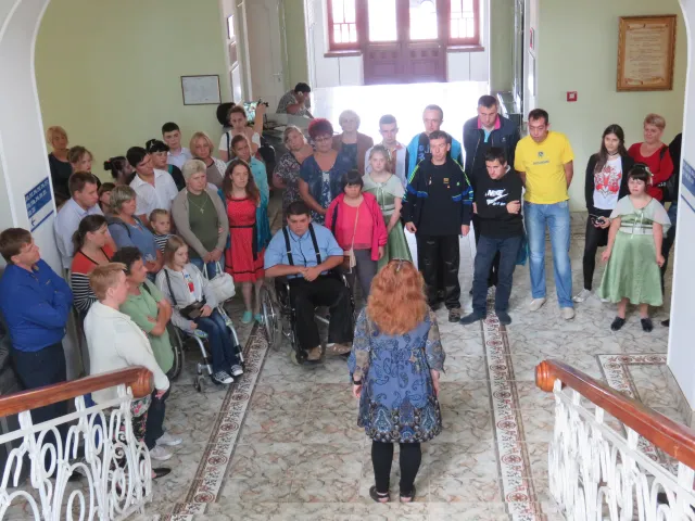 Для учасників фестивалю «Сяйво дитинства» провели екскурсію у міській раді — фото 8