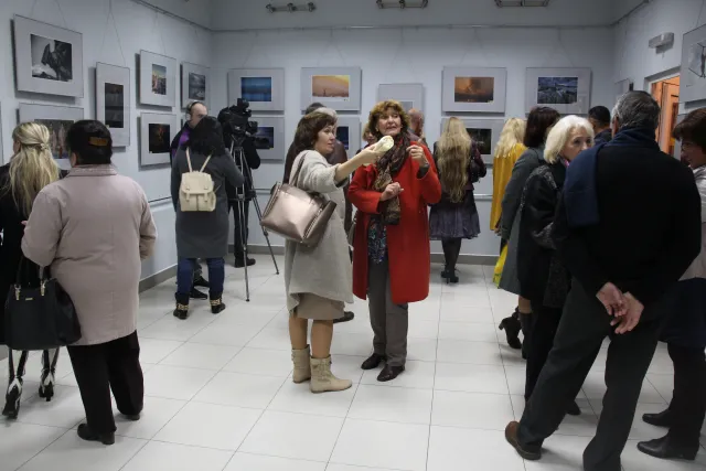 У Хмельницькому відкрили виставку «Фотовернісаж на Покрову», в якій представлено 55 фотографій — фото 9
