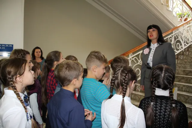 Учні навчально-виховного об’єднання №9 відвідали екскурсію у міській раді — фото 1