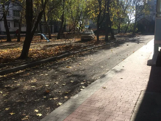 На Гречанах продовжують облаштовувати сучасну екопарковку та дитячий майданчик — фото 1