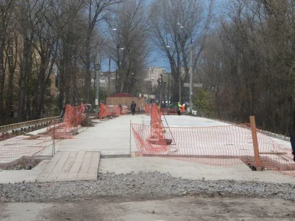 Триває ремонт мосту на Старокостянтинівському шосе. До середини грудня планують відновити рух транспорту — фото 2