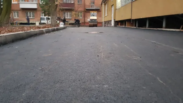 На вулиці Кам'янецькій з'явилися сучасні екопарковки — фото 2