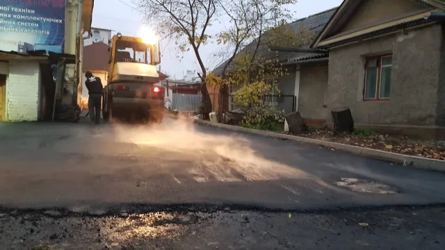 На вулиці Кам'янецькій з'явилися сучасні екопарковки — фото 5