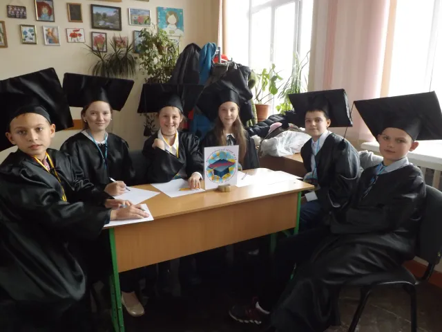 «Місто-діти-влада»: маленькі хмельничани показали відмінні знання з місцевого самоврядування — фото 1