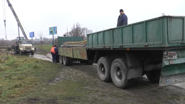 У мікрорайоні Озерна на місці знесених парканів облаштують сквер та зелену зону — фото 4