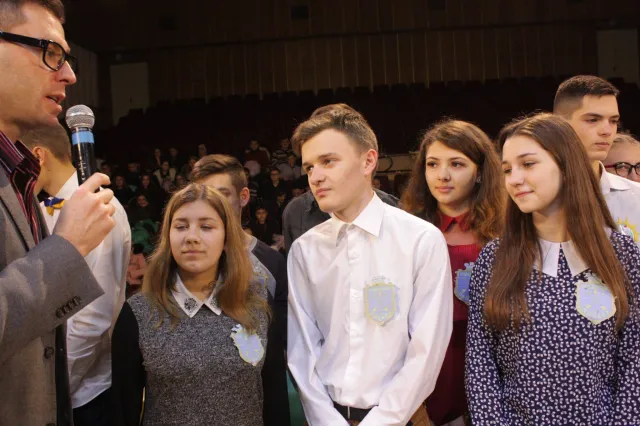 Юні хмельничани показали високий рівень знань з історії рідного міста на проекті «Битва шкіл» — фото 1