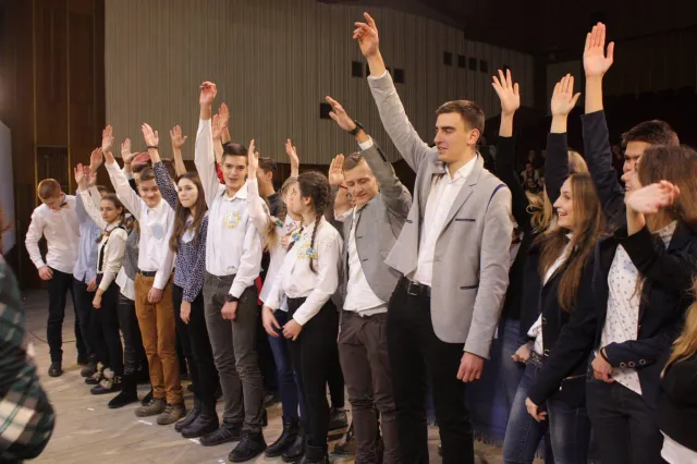 Юні хмельничани показали високий рівень знань з історії рідного міста на проекті «Битва шкіл» — фото 8