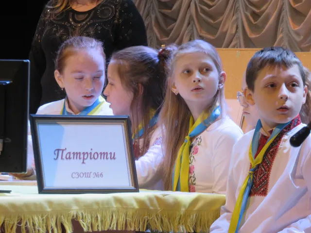 Хмельницькі школярі показали відмінні знання з місцевого самоврядування на брейн-рингу «Моя позиція» — фото 8
