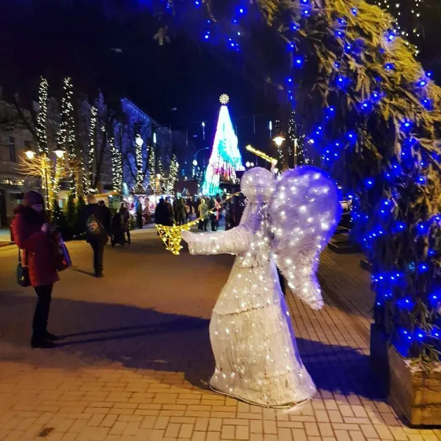 У Хмельницькому 19 січня відбудеться закриття Різдвяного ярмарку та головної ялинки — фото 4