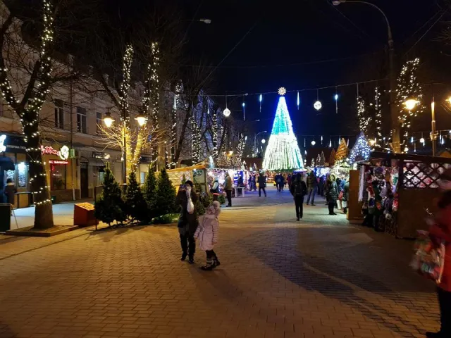 У Хмельницькому 19 січня відбудеться закриття Різдвяного ярмарку та головної ялинки — фото 5