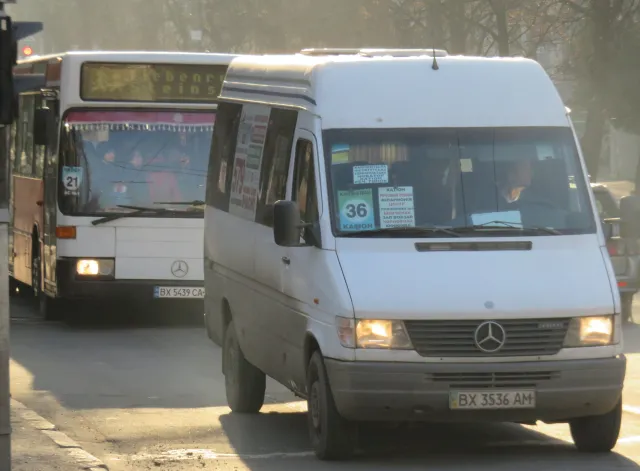 На трафаретах в автобусах та маршрутках кожен мікрорайон міста позначений окремим кольором — фото 4
