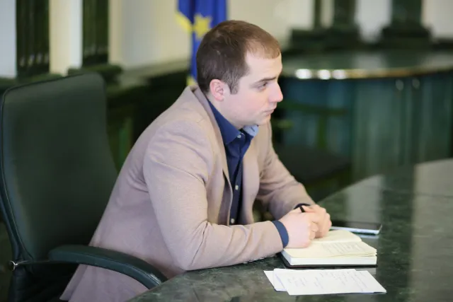Центр міста без білбордів: у Хмельницькому обговорили, як впорядкувати зовнішню рекламу — фото 1
