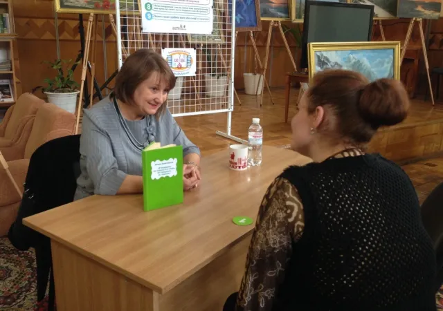 Хмельничани спілкувалися із «живими книгами» — фото 4