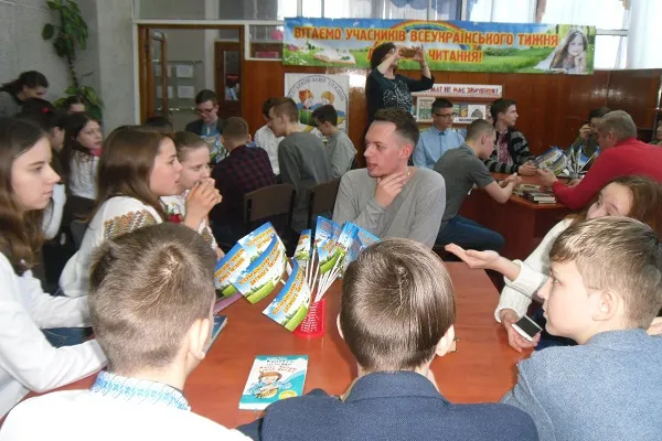 У Хмельницькому стартував Всеукраїнський тиждень дитячого читання — фото 1