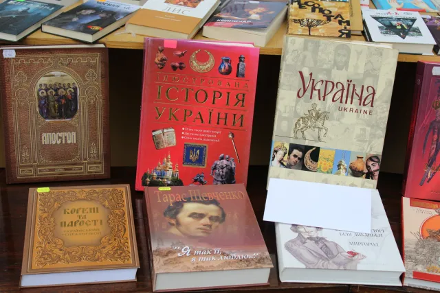 Презентації книг та зустрічі з письменниками: у Хмельницькому відбувся форум «Книжкова весна» — фото 2