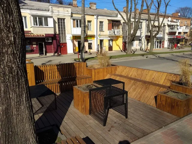 На вулиці Володимирській встановили парклет — фото 1