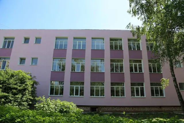 Заміна вікон та утеплення фасадів: у Хмельницькому триває термомодернізація закладів освіти і медицини — фото 3