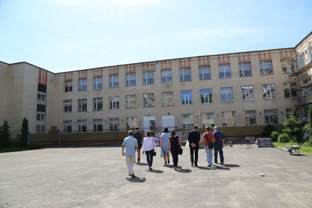 Заміна вікон та утеплення фасадів: у Хмельницькому триває термомодернізація закладів освіти і медицини — фото 5