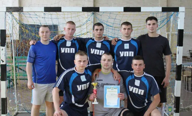 Police Space: у Хмельницькому відбувся турнір з міні-футболу між патрульними, викладачами і студентами ХНУ — фото 1