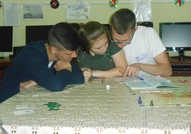 Хмельницькі школярі взяли участь в історичному батлі «Об’єднай Україну» — фото 1