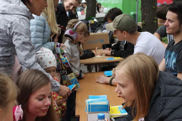 У Хмельницькому влаштували «Місто Професій», під час якого діти спробували себе в ролі працівників різних спеціальностей — фото 4