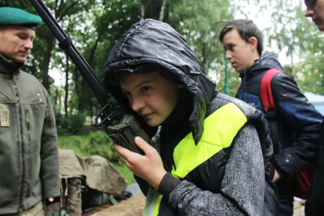У Хмельницькому влаштували «Місто Професій», під час якого діти спробували себе в ролі працівників різних спеціальностей — фото 7