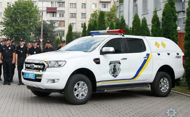 Хмельницькі поліцейські отримали сучасний пересувний вибухотехнічний комплекс — фото 3