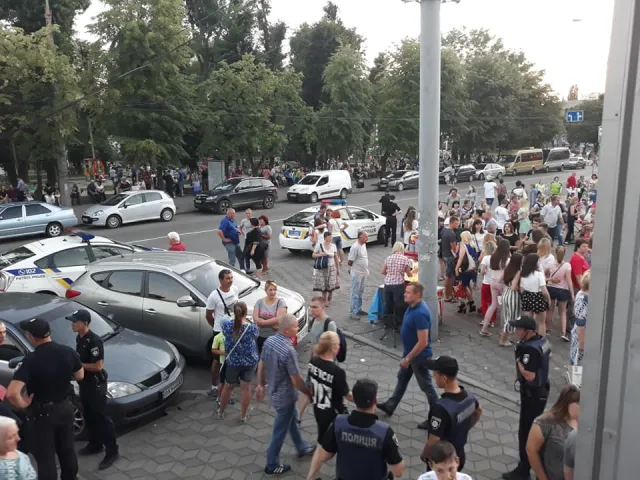 У Хмельницькому виступив відомий український співак Олег Винник — фото 3
