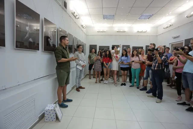 У Хмельницькому відкрилася унікальна виставка фотографій «Неприхована краса» — фото 2