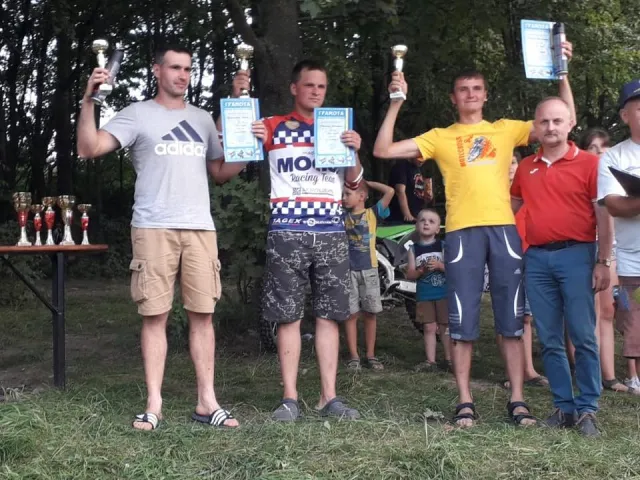 У Хмельницькому відбулися масштабні змагання з класичного мотокросу — фото 5