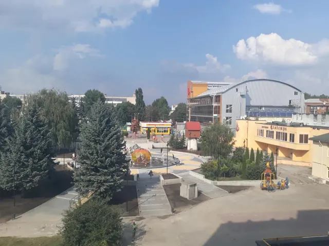 На Площі Свободи відкрили «Фонтан закоханих» — фото 2