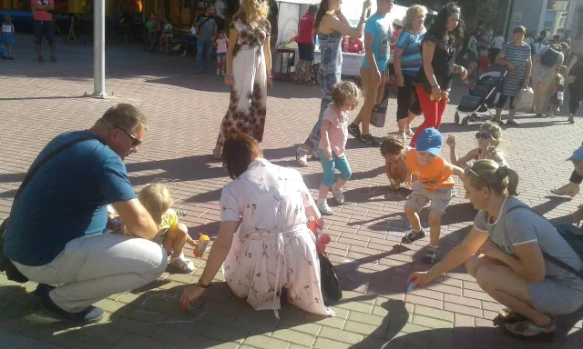 Для маленьких хмельничан влаштували перегони на толокарах — фото 5