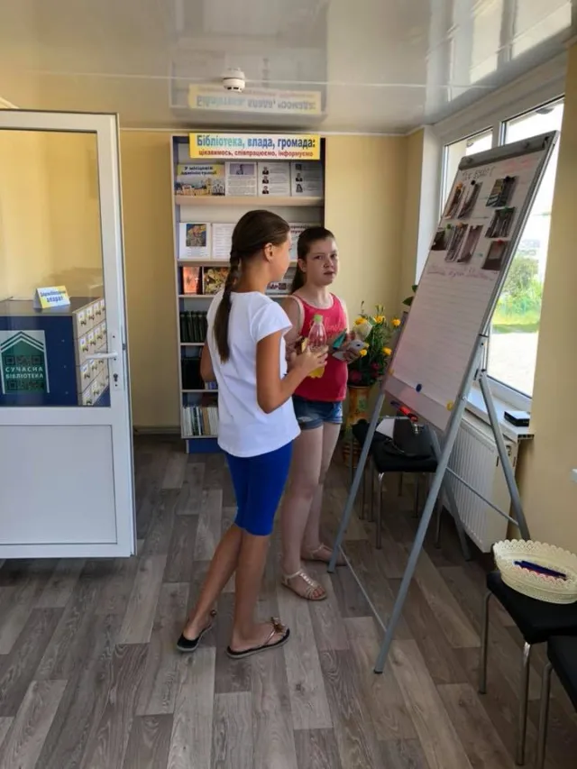 У мікрорайоні Лезневе відкрили оновлену бібліотеку — фото 6