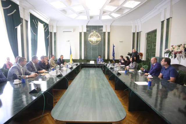 У рамках «Urban Talks» відбувся діалог та пошук дотиків партнерства між Хмельницьким та Львовом — фото 4