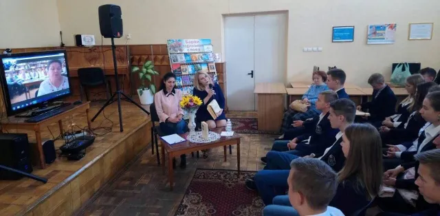 У Хмельницькому триває літературний марафон «Читай українською» — фото 2