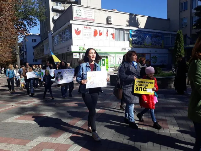 У Хмельницькому вперше відбувся Марш за права тварин — фото 1