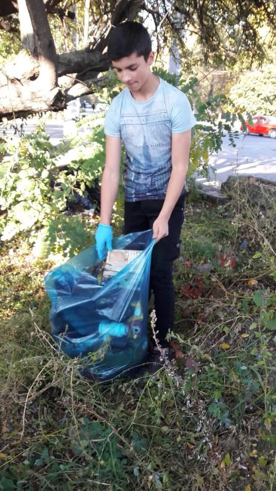 «Зробити Хмельницький чистішим»: як студенти прибирали сміття біля залізниці — фото 3