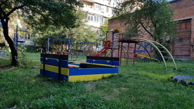 До кінця року у Хмельницькому облаштують 53 нових дитячих і спортивних майданчики — фото 6